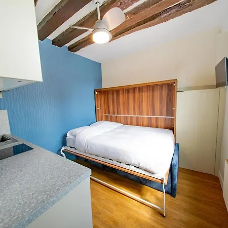 Cute Blue - Arts & Metiers Apartman *